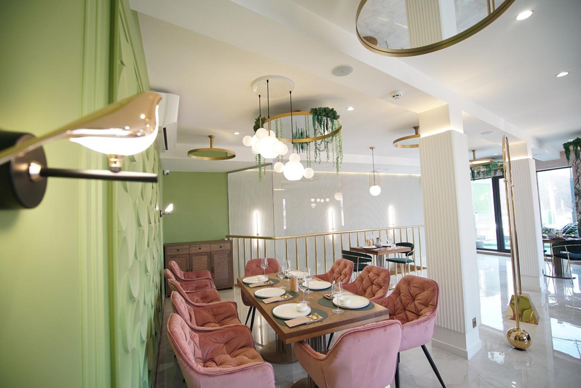 Hide Park Hotel Vinnytsia Exterior foto