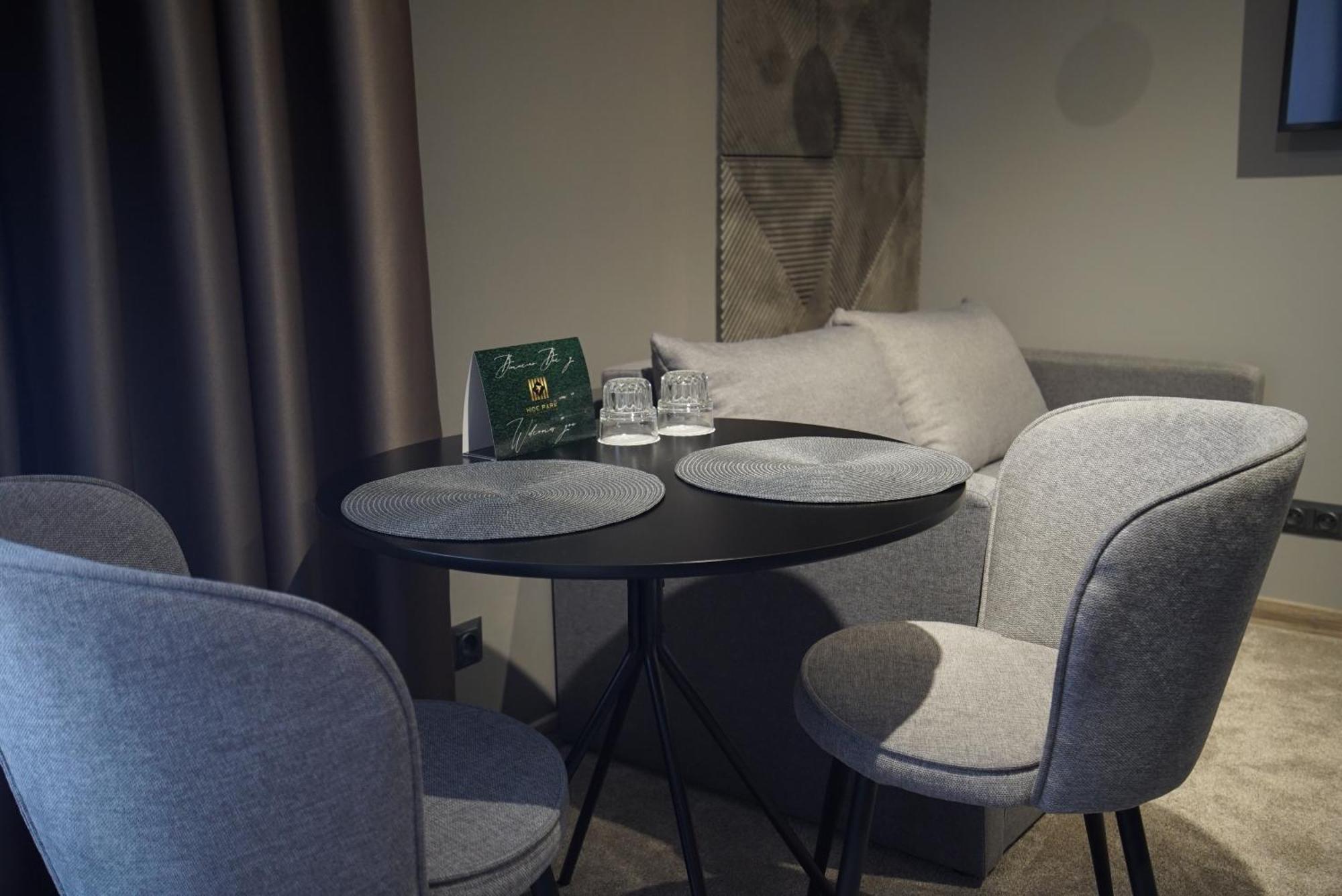 Hide Park Hotel Vinnytsia Exterior foto