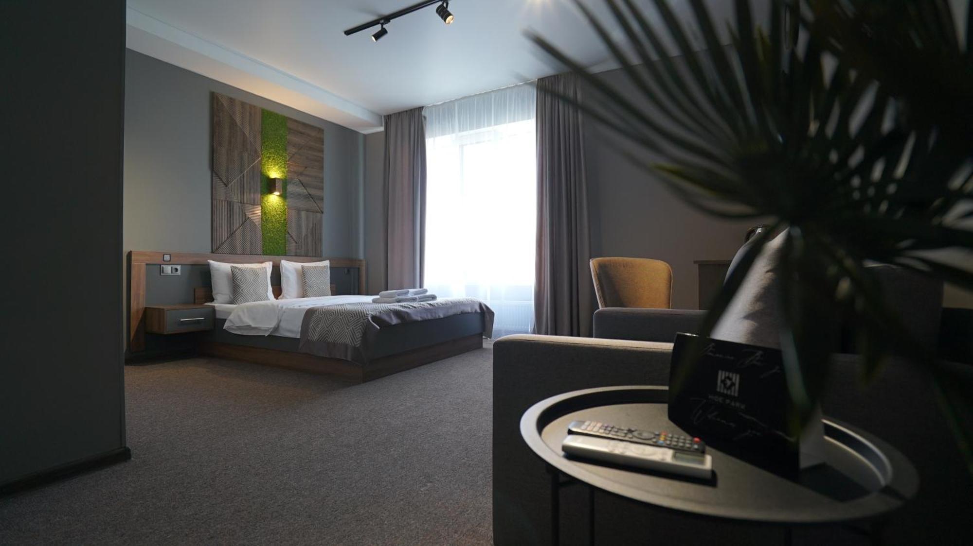 Hide Park Hotel Vinnytsia Exterior foto