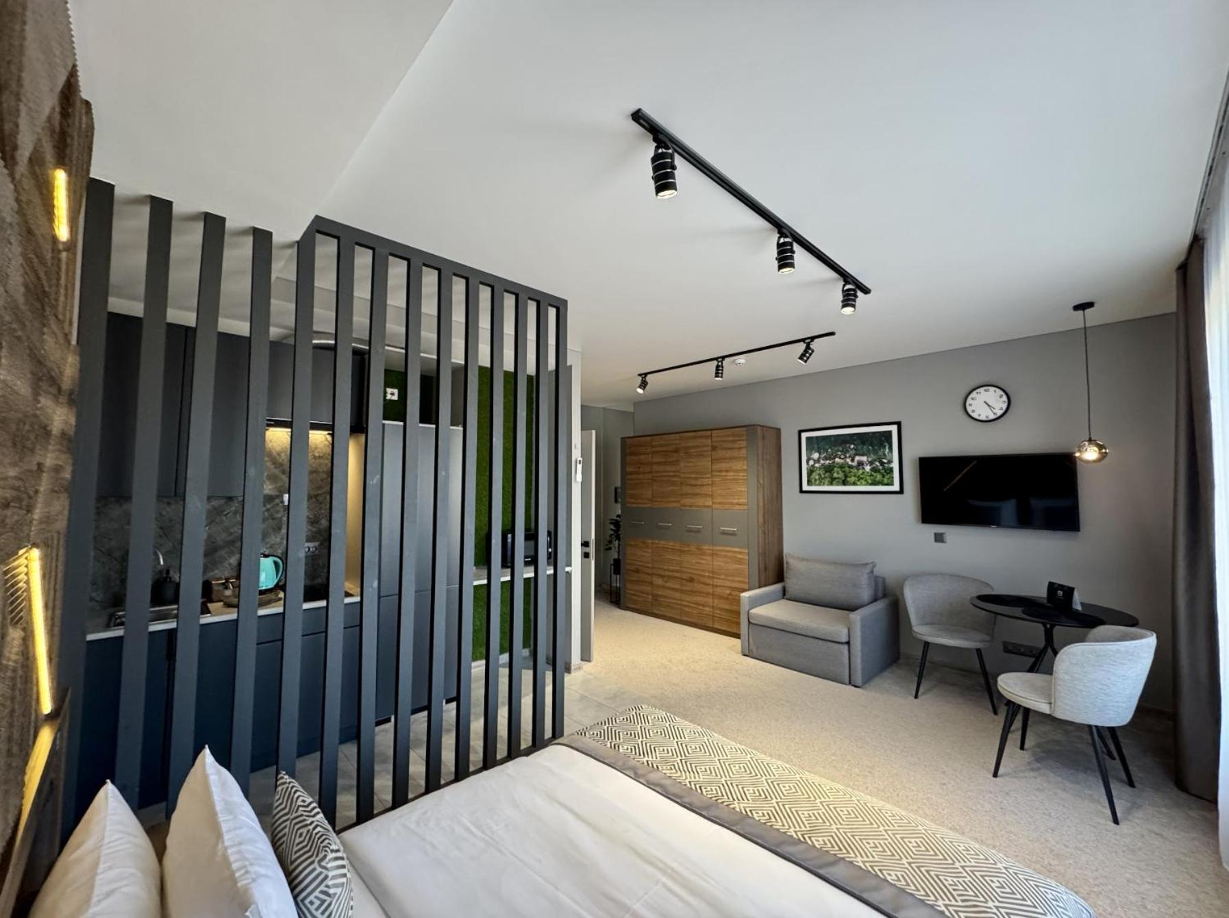 Hide Park Hotel Vinnytsia Exterior foto